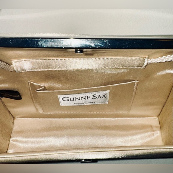 EUC Gunne Sax Jessica McClintock Satin Clutch Magnetic Snap Evening Clutch Purse - Picture 3 of 6